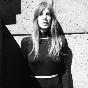 Mock neck knitted black top